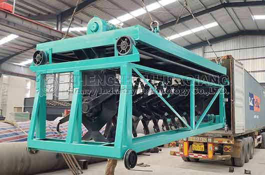 Chile compost turning machine container loading in Huaqiang factory